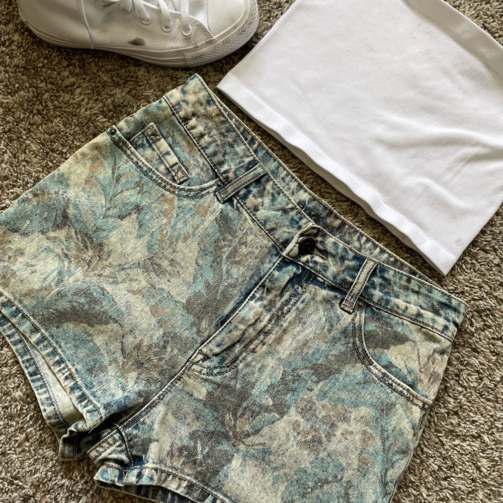 BDG Denim Shorts☀️ (shoes & top NOT included)